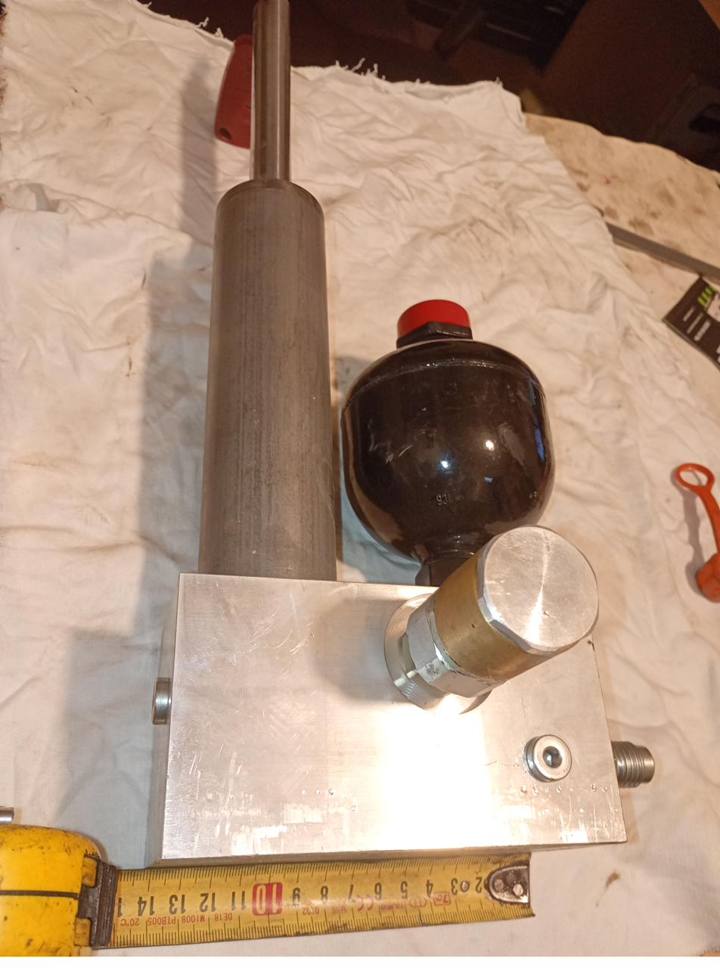 CILINDRO APERTURA ARNES HIDRAULICO CON ACUMULADOR — referencia FR00269